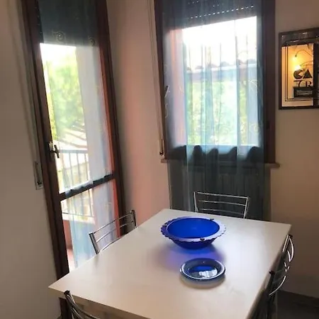 Attico Leonardo, A Due Passi Da Centro E Stazione Διαμέρισμα