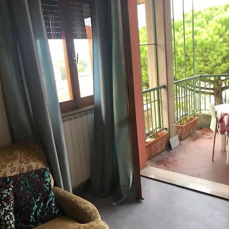 Attico Leonardo, A Due Passi Da Centro E Stazione