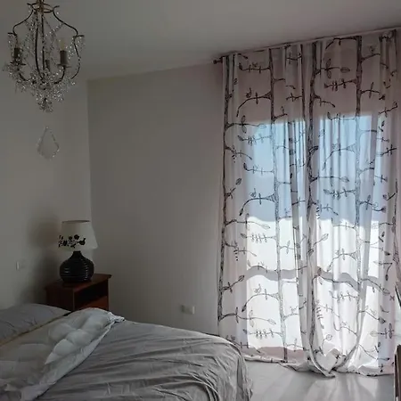 Attico Leonardo, A Due Passi Da Centro E Stazione Διαμέρισμα *